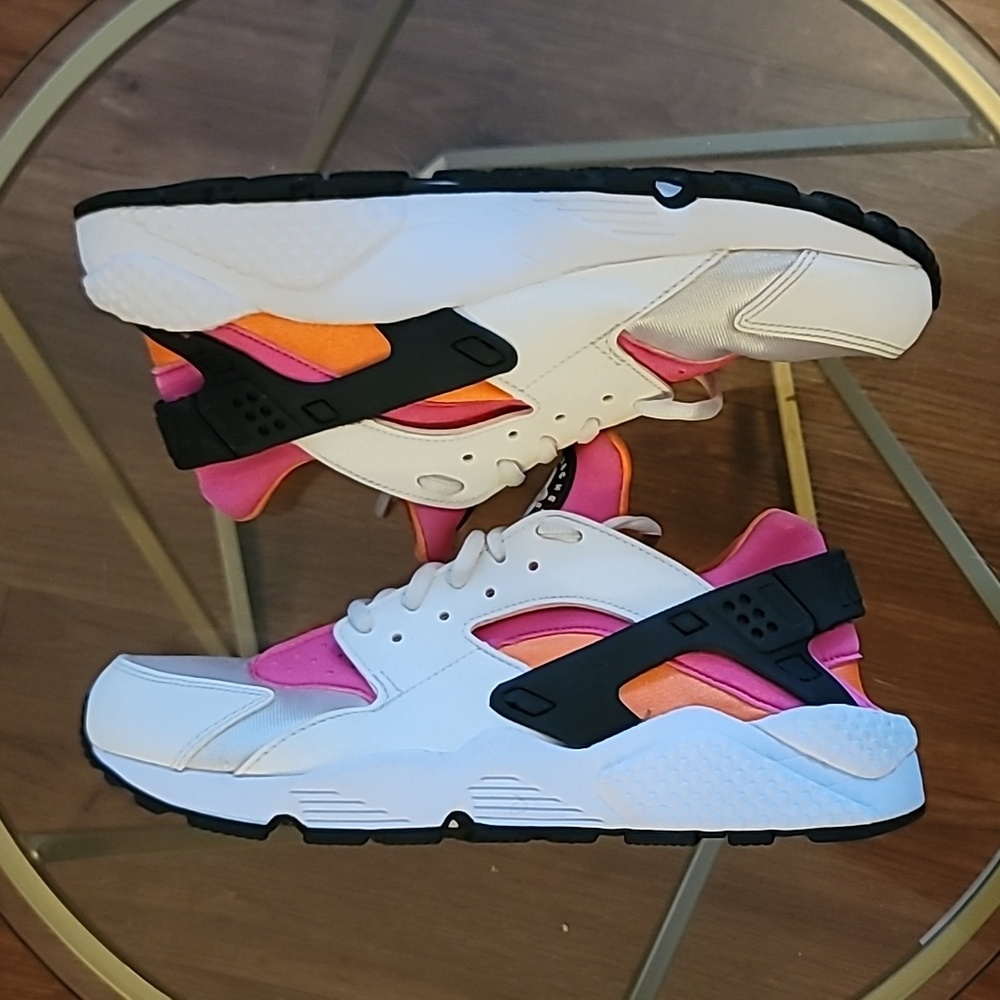 NIKE Air Huarache White/Black/Hot Pink/Bright Orange Size 9 🖤🤍🩷🧡